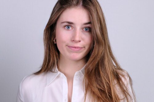 Corporate Headshot A professional headshot that exudes confidence and elegance, perfect for corporate profiles or personal branding. JG Studio's expertise in portrait photography ensures you look your best.