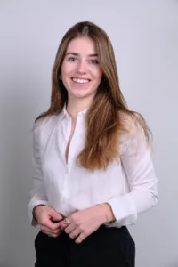 Professional portrait of a woman in a white blouse, perfect for corporate profiles and personal branding, taken in Tokyo by JG Studio.